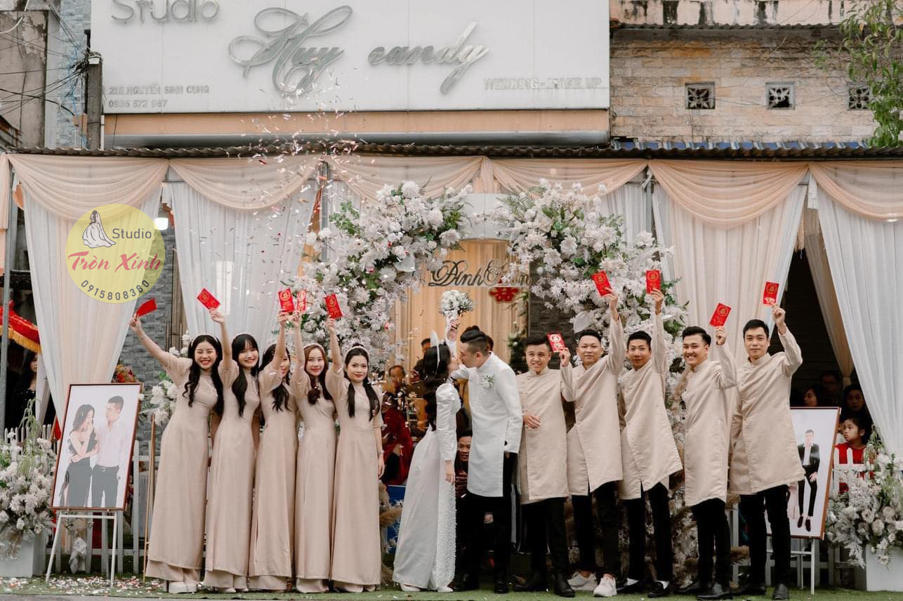 Áo dài bưng quả size lớn – xinh, nhẹ, không gò bó